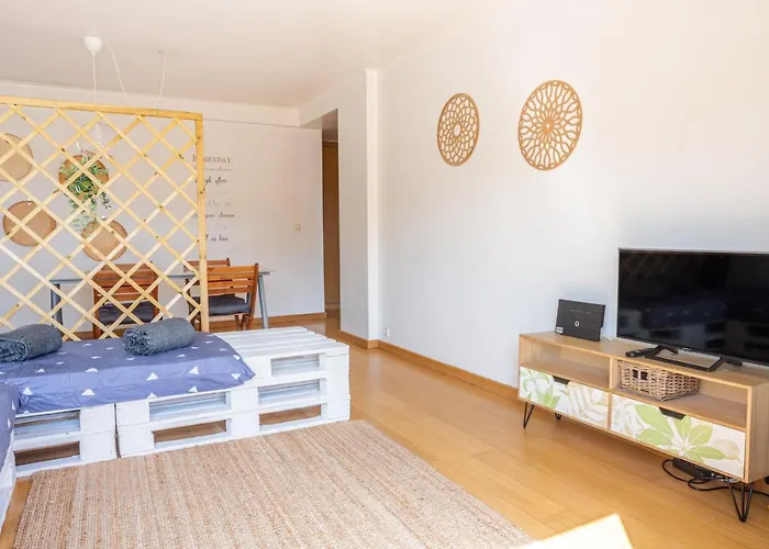 1-bedroom With Stunning River Views And Private Rooftop By Lisbeyond