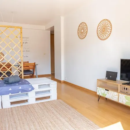 1-bedroom With Stunning River Views And Private Rooftop By Lisbeyond