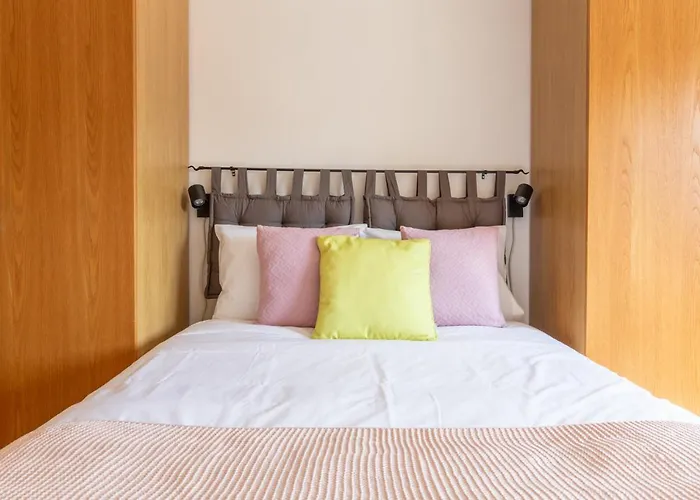 Lägenhet 1-bedroom With Stunning River Views And Private Rooftop By Lisbeyond *