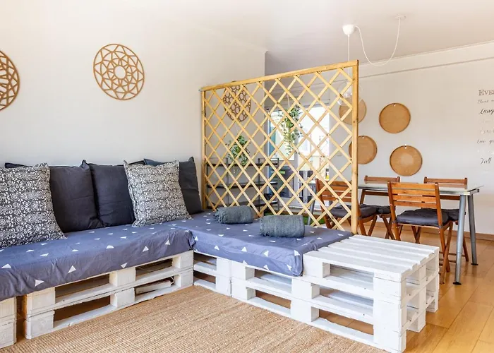 Lägenhet 1-bedroom With Stunning River Views And Private Rooftop By Lisbeyond