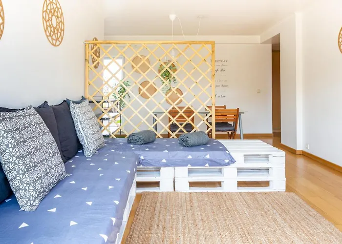 1-bedroom With Stunning River Views And Private Rooftop By Lisbeyond * Lisboa