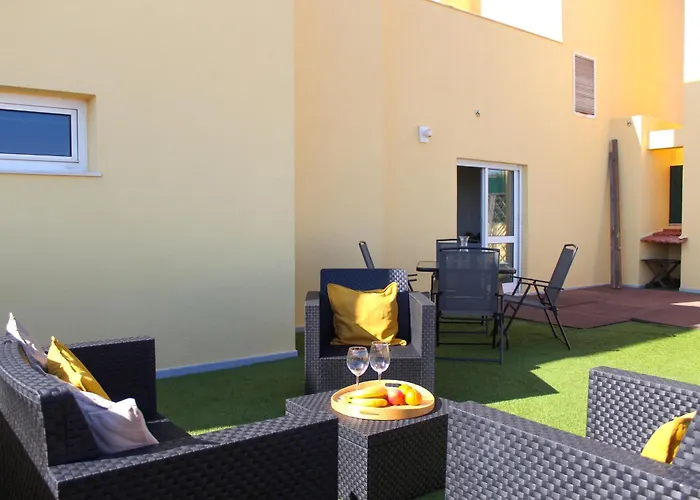 Lägenhet 1-bedroom With Stunning River Views And Private Rooftop By Lisbeyond *