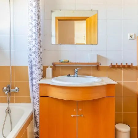1-bedroom With Stunning River Views And Private Rooftop By Lisbeyond * Lisbona